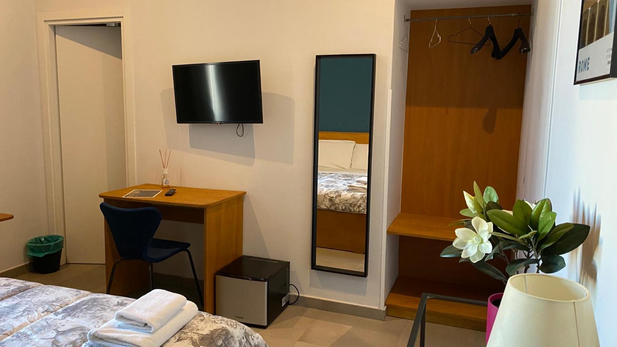 Casa Cecilia Hotel Roma Ngoại thất bức ảnh